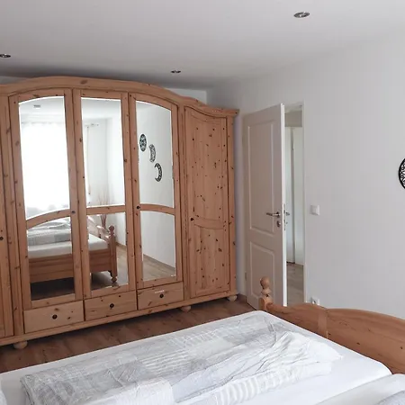 Hindelang Hideaway, Newly Renovated, Southern Balconies, Location Apartment